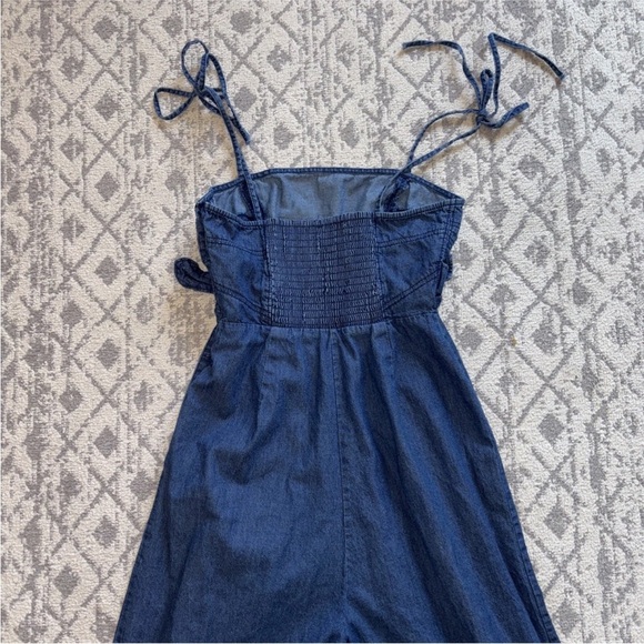 Free People Brittany Denim Jumpsuit Blue Tie Straps Button Casual Wide Leg Sz 2 - Picture 4 of 9